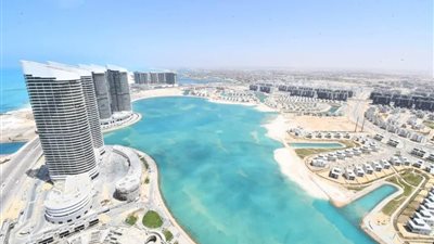 وزير الإسكان يتابع الموقف التنفيذي للمشروعات السكنية والخدمية والترفيهية بالعلمين الجديدة