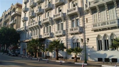 السيطرة على حريق محدود بفندق شهير بمحطة الرمل في الإسكندرية