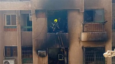 السيطرة على حريق هائل في عقار من 5 طوابق بالتجمع الثالث