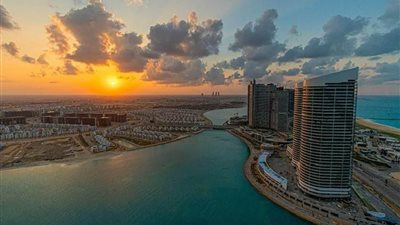 الإسكان تخصص جزءًا من شاطئ العلمين الجديدة لمُلاك وحدات مشروعاتها 