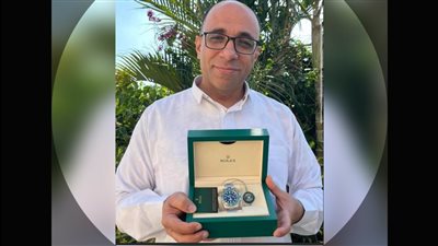 بعد طرح الدكتور هاني عبد الجواد ساعته الرولكس في مزاد.. صاحب الهدية يتبرع بـ2 مليون جنيه للمرضى غير القادرين