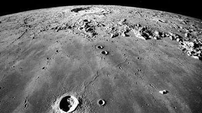 ناسا تكشف عن خطة لبناء مساكن زجاجية على القمر.. القصة الكاملة