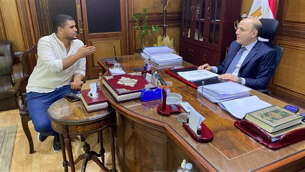 محافظ كفر الشيخ ومحرر