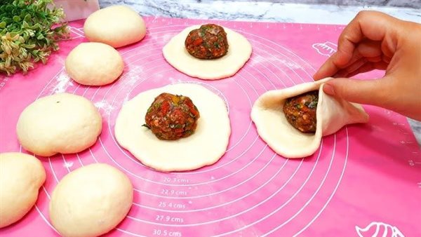 طريقة عمل عجينة الحواوشي