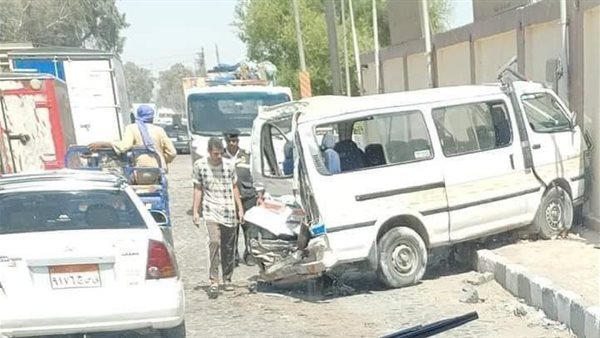 تصادم سيارتين بأسيوط