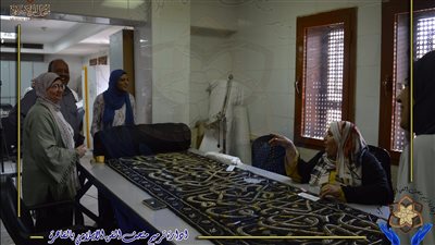  ترميم أجزاء من كسوة الكعبة المشرفة تمهيدًا لعرضها في المتحف الفن الإسلامي | صور 