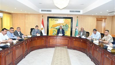 محافظ الفيوم يتابع استعدادات إقامة معارض أهلًا مدارس لتوفير الأدوات المدرسية بأسعار مناسبة