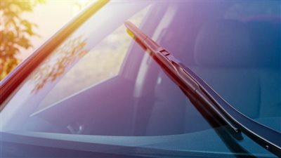 نصائح لحماية زجاج السيارة الأمامي من الكسر