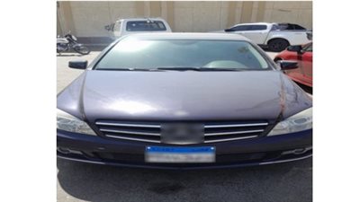 تجنبًا للمخالفات المرورية.. ضبط سائق سيارة بلوحات مطموسة في الشروق 