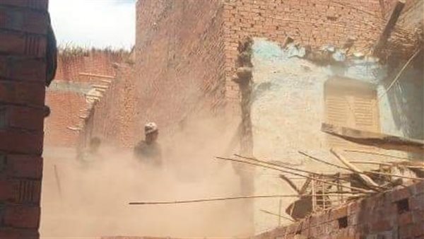 أعمال إزالة منشآت