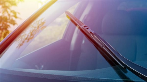 زجاج السيارة 