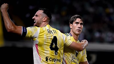 يوفنتوس يضرب هيلاس فيرونا بثلاثية ويتصدر ترتيب الدوري الإيطالي مبكرا