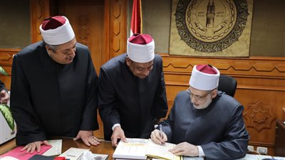 وكيل الأزهر يعتمد نتيجة الدور الثاني للشهادتين الابتدائية والإعدادية بالداخل والخارج والملحقين على الإعدادية