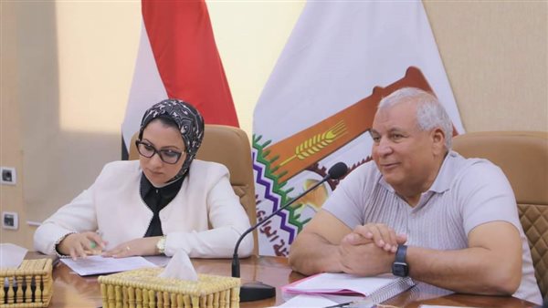 جانب من لقاء محافظ