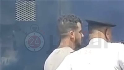 عصام صاصا يصل إلى مقر محكمة زينهم تمهيدًا لبدء محاكمته بتهمة التزوير