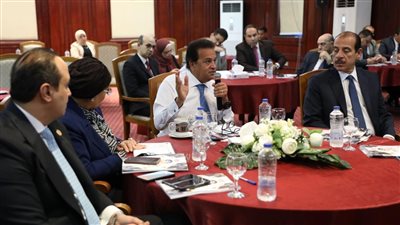 وزير الصحة يشهد فعاليات ورشة عمل لقيادات الوزارة لبحث سبل تحقيق أعلى معدلات الإنتاجية والتميز العملي