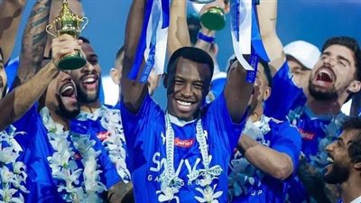 رسالة مؤثرة من سعود عبد الحميد لجماهير الهلال بعد رحيله إلى روما