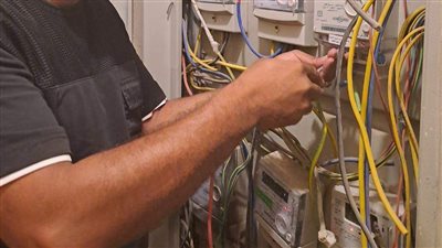 اليوم.. قطع الكهرباء عن عدة مناطق بالسويس لمدة 4 ساعات لتنفيذ أعمال الصيانة