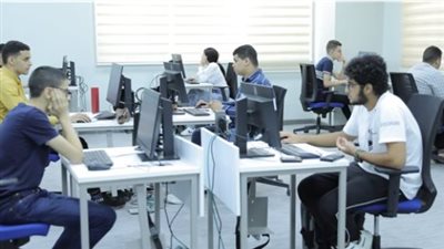 السياسة والاقتصاد من 82.8%.. الحدود الدنيا للقبول بكليات ومعاهد المرحلة الثانية للشعبة العلمية| بث مباشر