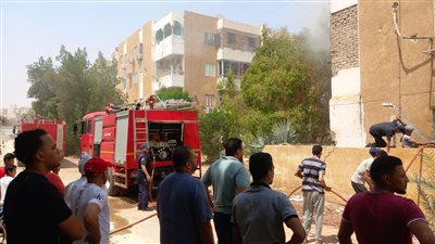 السيطرة على حريقين نشبا في مصنع زيوت سيارات ومجموعة أكشاك بالشرقية