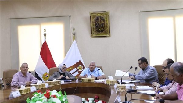 جانب من لقاء محافظ