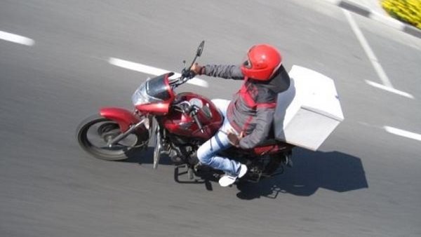 عامل دليفري-أرشيفية