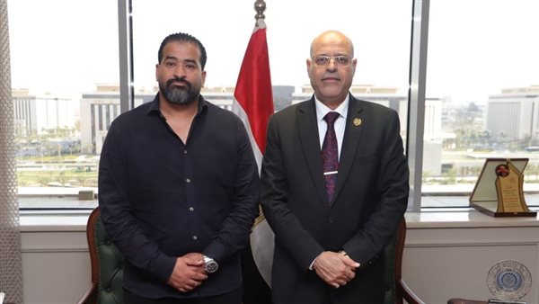 وزير العمل - الشاب