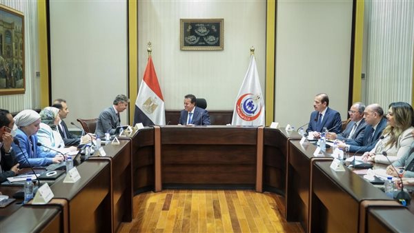 خلال الاجتماع