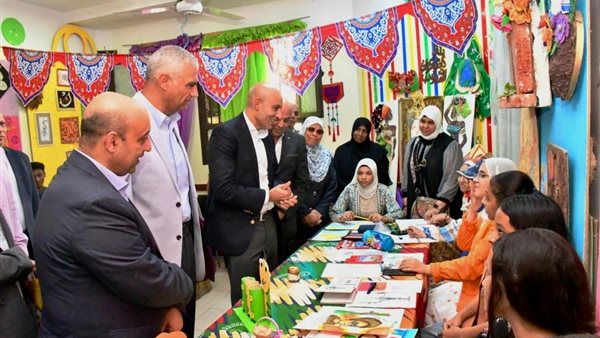 وزير التعليم خلال