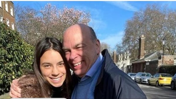 مايك لينش وابنته