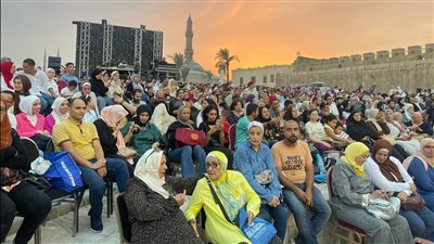 الاستعدادات النهائية قبل بدء حفل الموسيقار عمر خيرت بمحكى القلعة