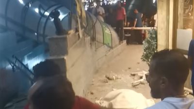مصرع فتاة وإصابة أخرى.. التحقيق في انهيار أجزاء من عقار على كافيتريا بكورنيش الإسكندرية