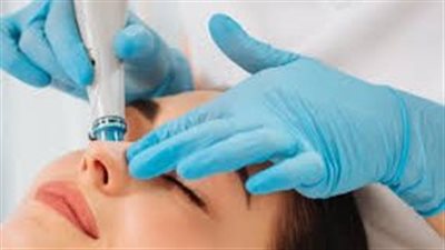 تصف أدوية مجهولة المصدر..القبض على سيدة انتحلت صفة طبيبة جلدية بمصر الجديدة| بث مباشر 