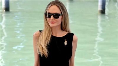 أنجلينا جولي تصل إلى مهرجان فينيسيا لحضور عرض فيلمها Maria| صور