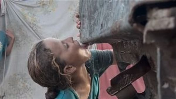  صغيرة فلسطينية تحاول