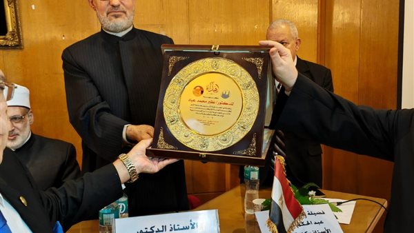 الدكتور نظير عياد