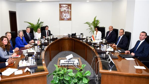 وزير الخارجية يستقبل