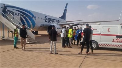 هبوط طائرة مصرية اضطراريا في مطار الكفرة الليبي بسبب حالة ولادة | صور 