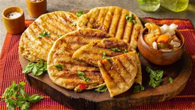 أسهل طريقة لعمل عجينة الحواوشي.. وأسرار يقدمها لكي الشيف شربيني