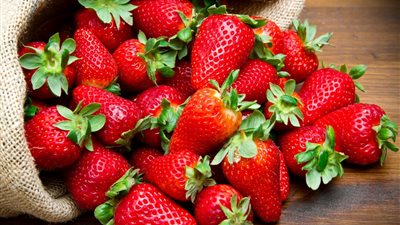 دراسة: تناول الفراولة يوميًا قد يسهم في الوقاية من الخرف 
