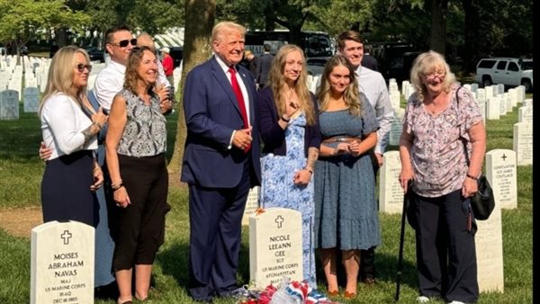 زيارة ترامب لمقبرة