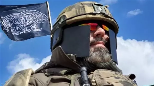 عنصر من لواء الدببة