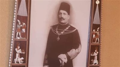 متحف ركن فاروق يعرض صورة فوتوغرافية قديمة للملك فؤاد الأول بالزي الرسمي
