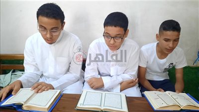 أصوات من السماء.. أجواء روحانية بيوم السرد القرآني بمشاركة 40 شابا وفتاة في ملوي بالمنيا| صور وفيديو