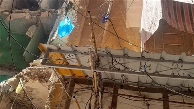 انهيار أجزاء من عقار بالإسكندرية.. والحماية المدنية تنقذ 5 أشخاص