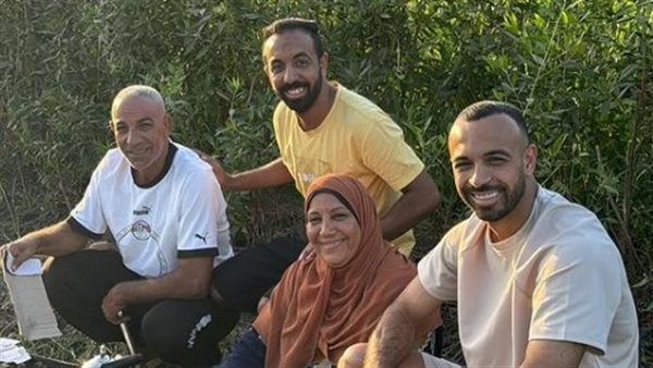 أفشة رفقة عائلته