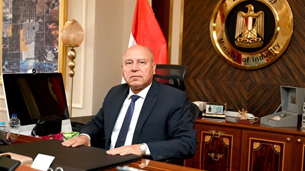 وزير الصناعة 