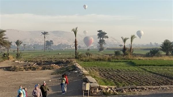 البالون الطائر بالأقصر