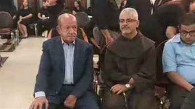 أشرف زكي ولطفي لبيب وعلي الحجار يقدمون واجب العزاء في السيناريست عاطف بشاي | بث مباشر