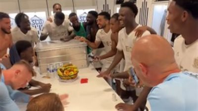 شاهد احتفال محمد عبد المنعم رفقة نيس بعد الفوز على أنجيه بالدوري الفرنسي 